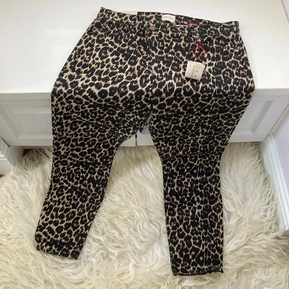 ALICE + OLIVIA High-Rise Straight Leg Jeans - Picture 2 of 11